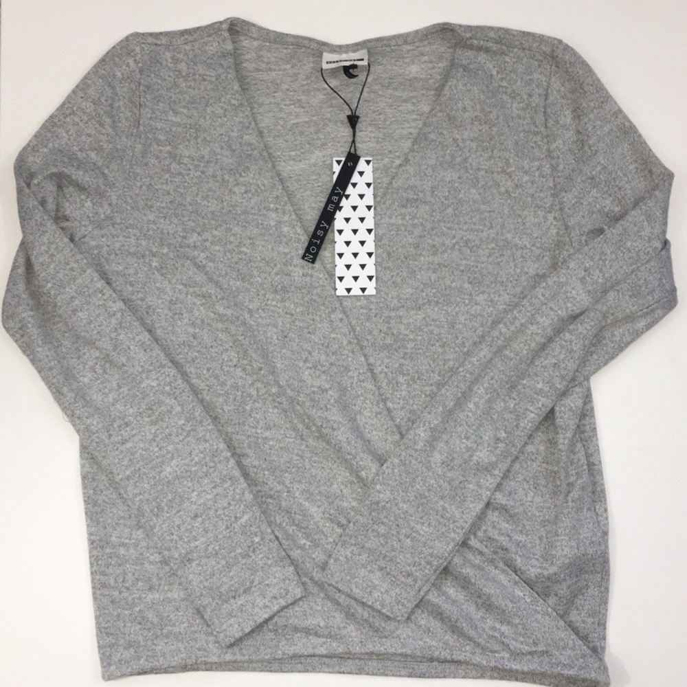 Noisy May Wrap Front Top Small